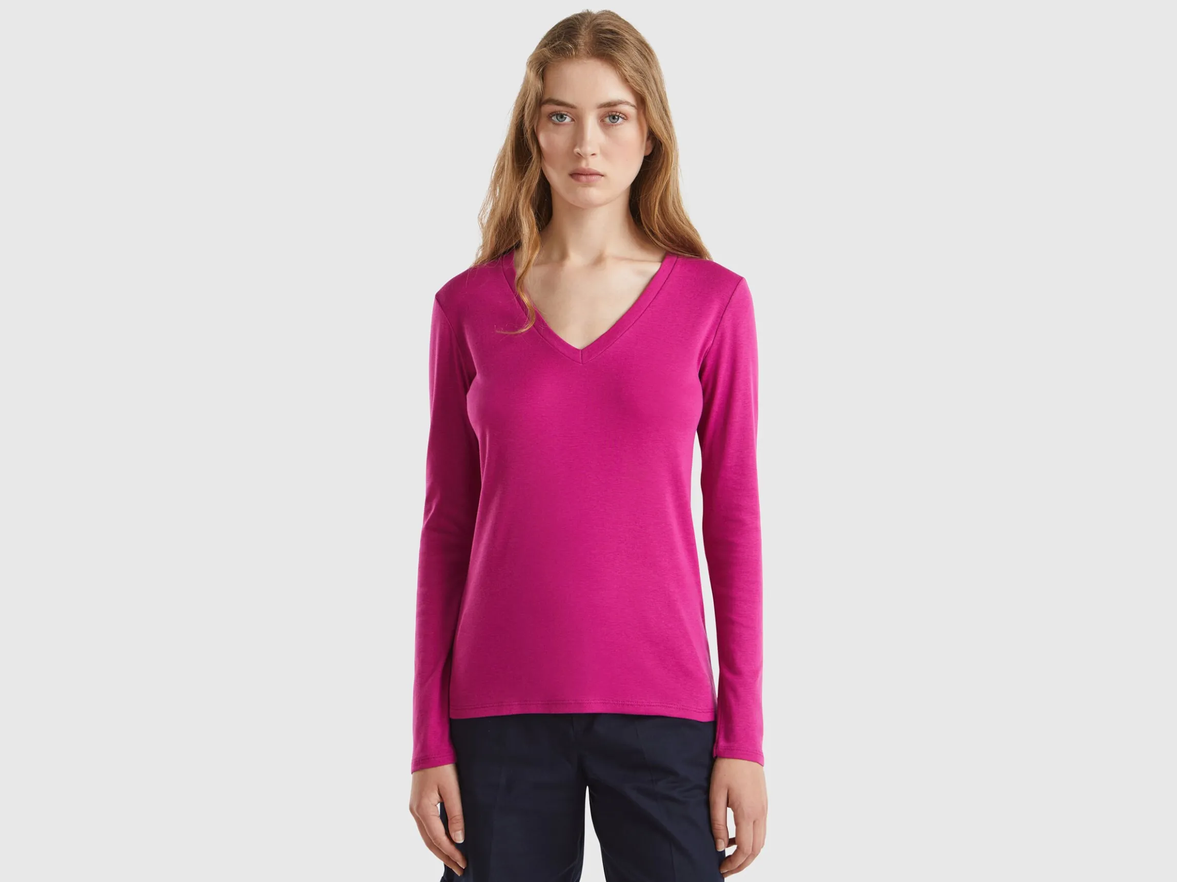 Long sleeve t-shirt with V-neck