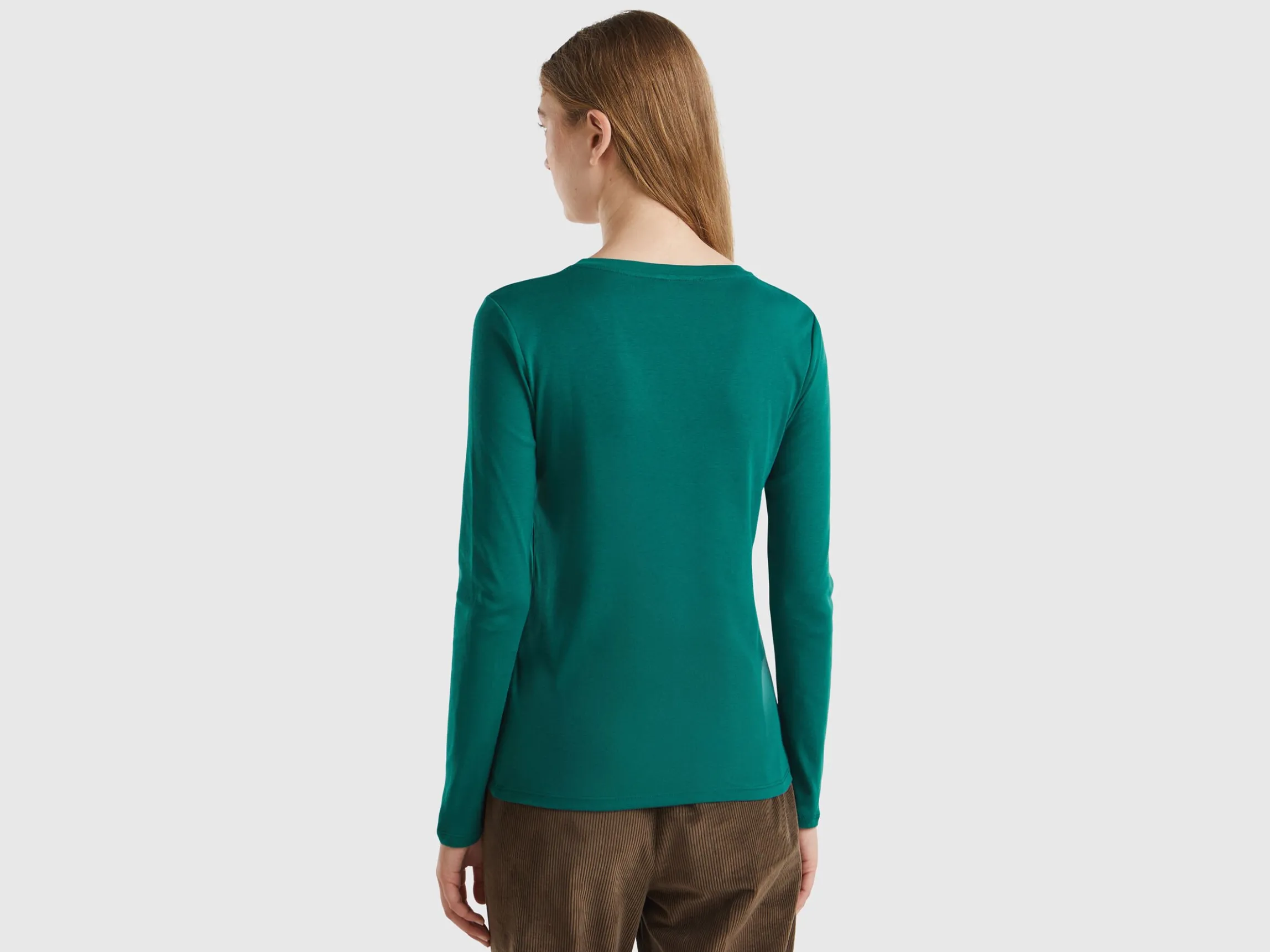 Long sleeve t-shirt with V-neck