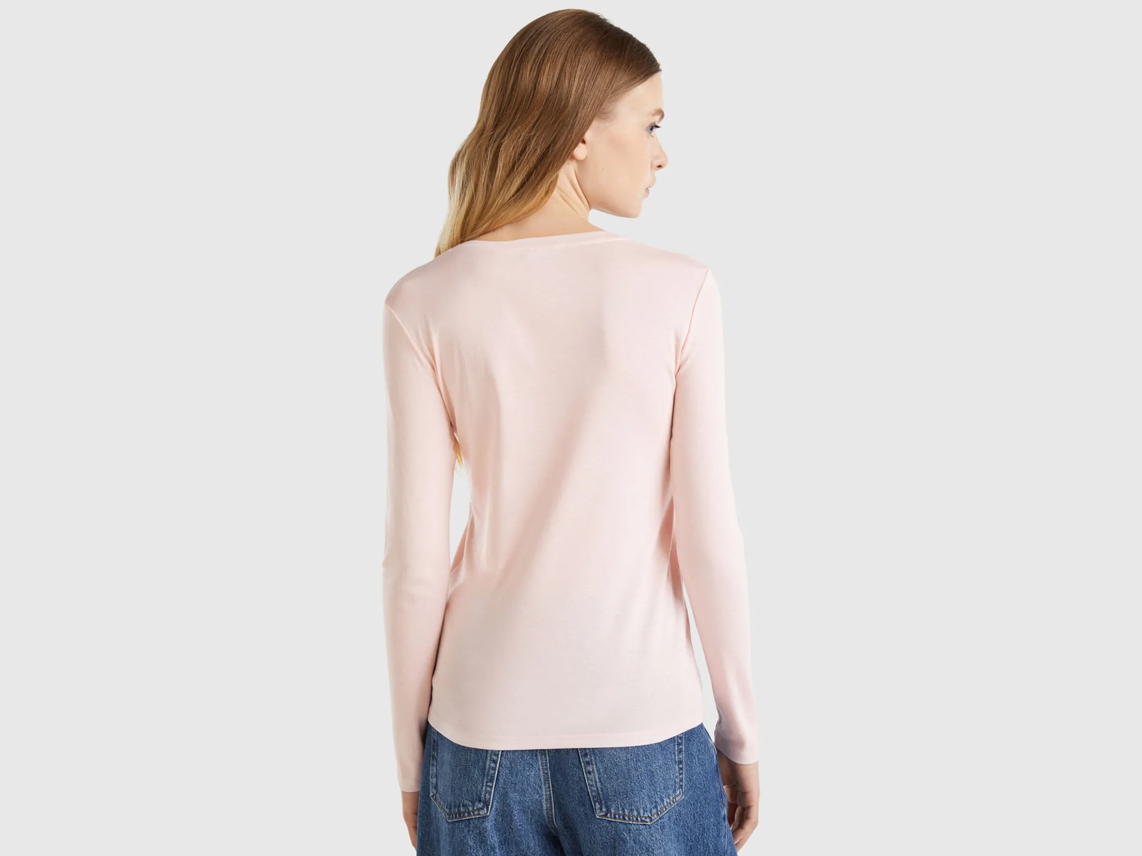Long sleeve t-shirt with V-neck