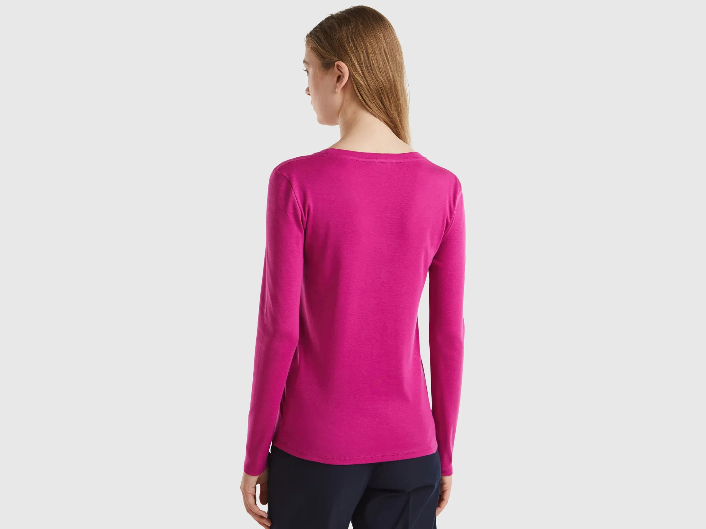Long sleeve t-shirt with V-neck