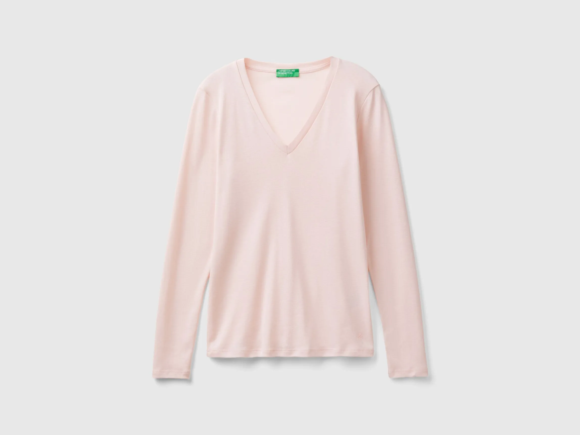 Long sleeve t-shirt with V-neck