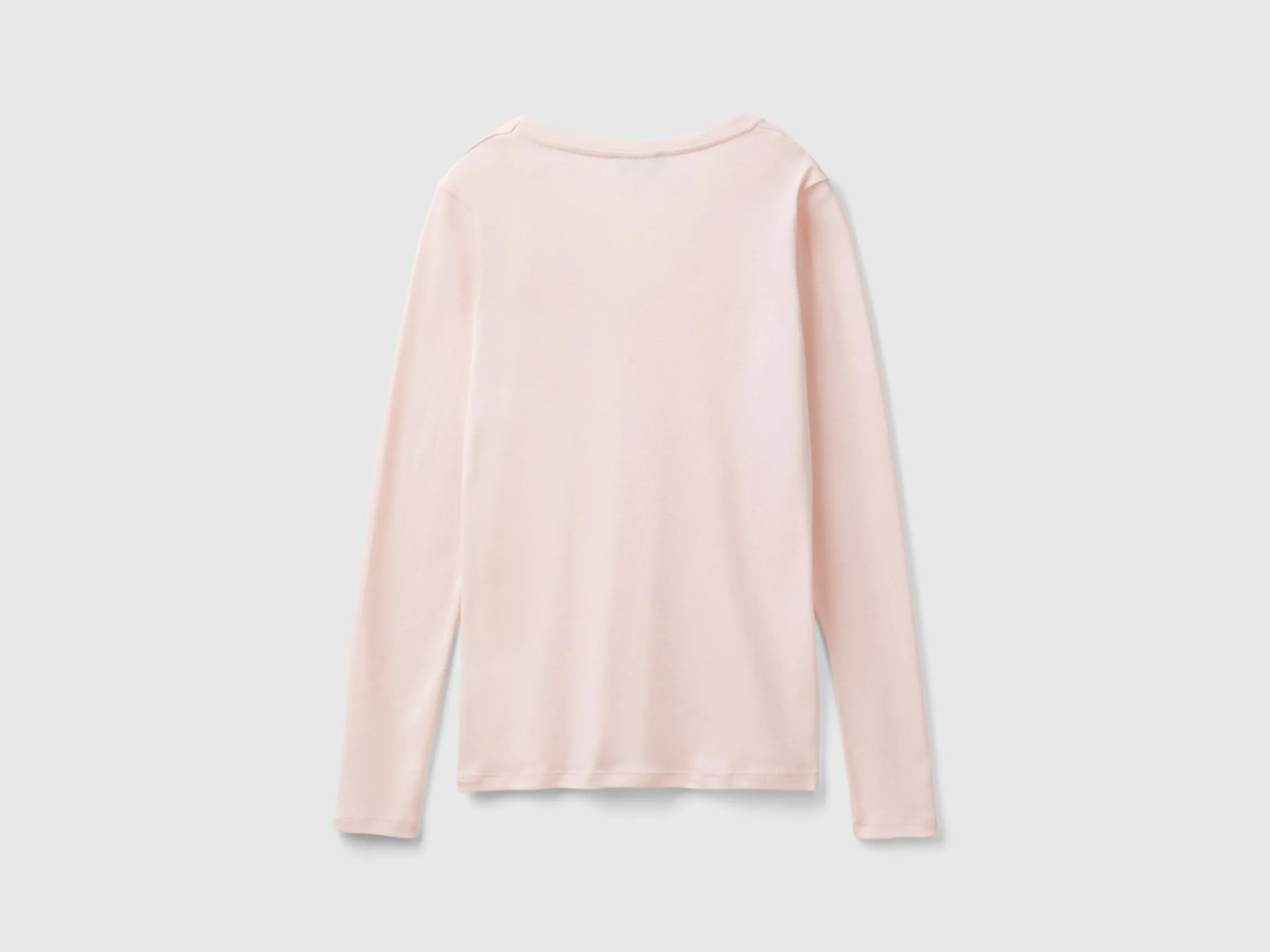 Long sleeve t-shirt with V-neck