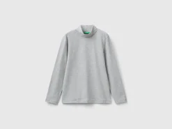 Long sleeve turtleneck t-shirt