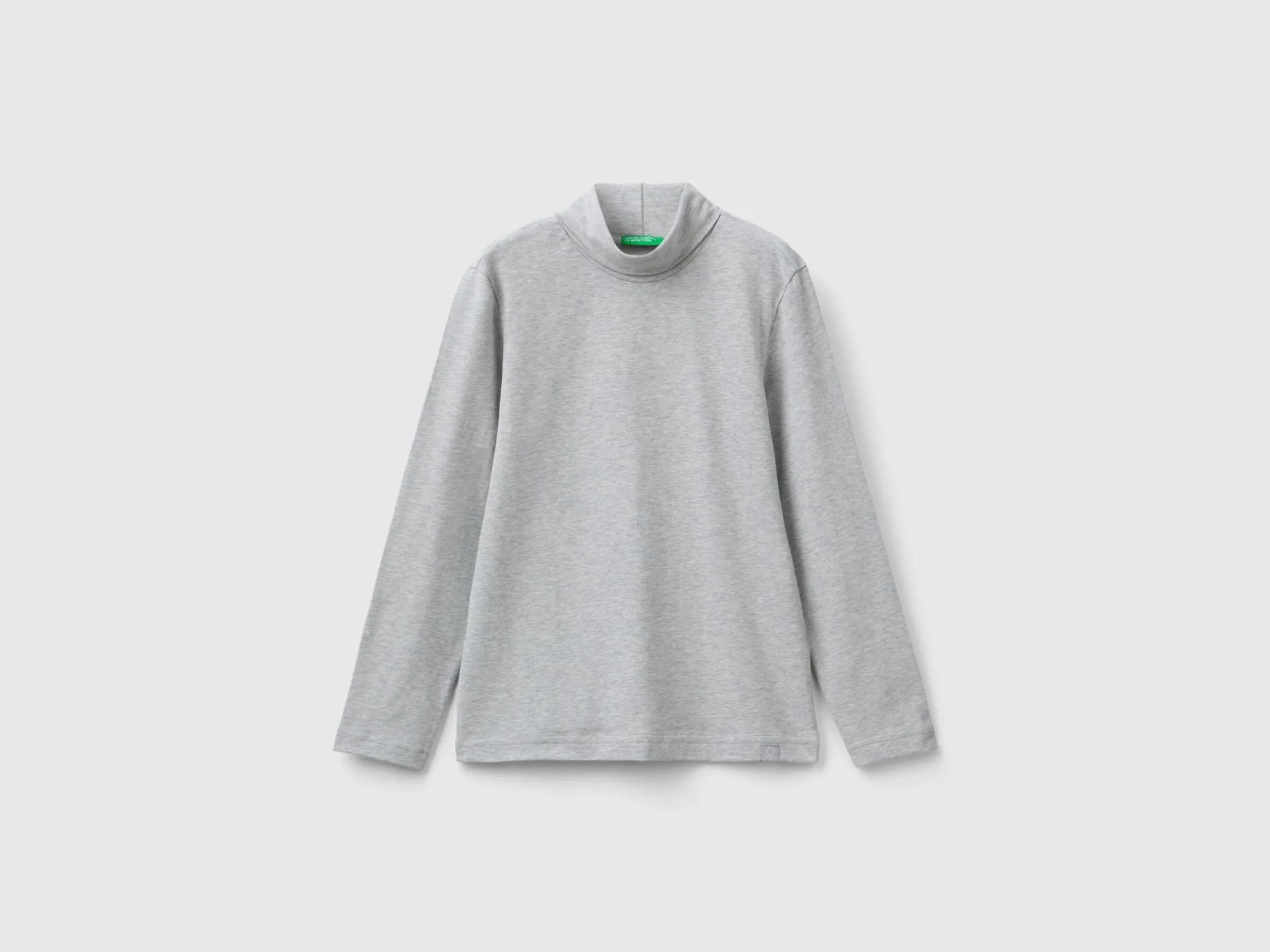 Long sleeve turtleneck t-shirt