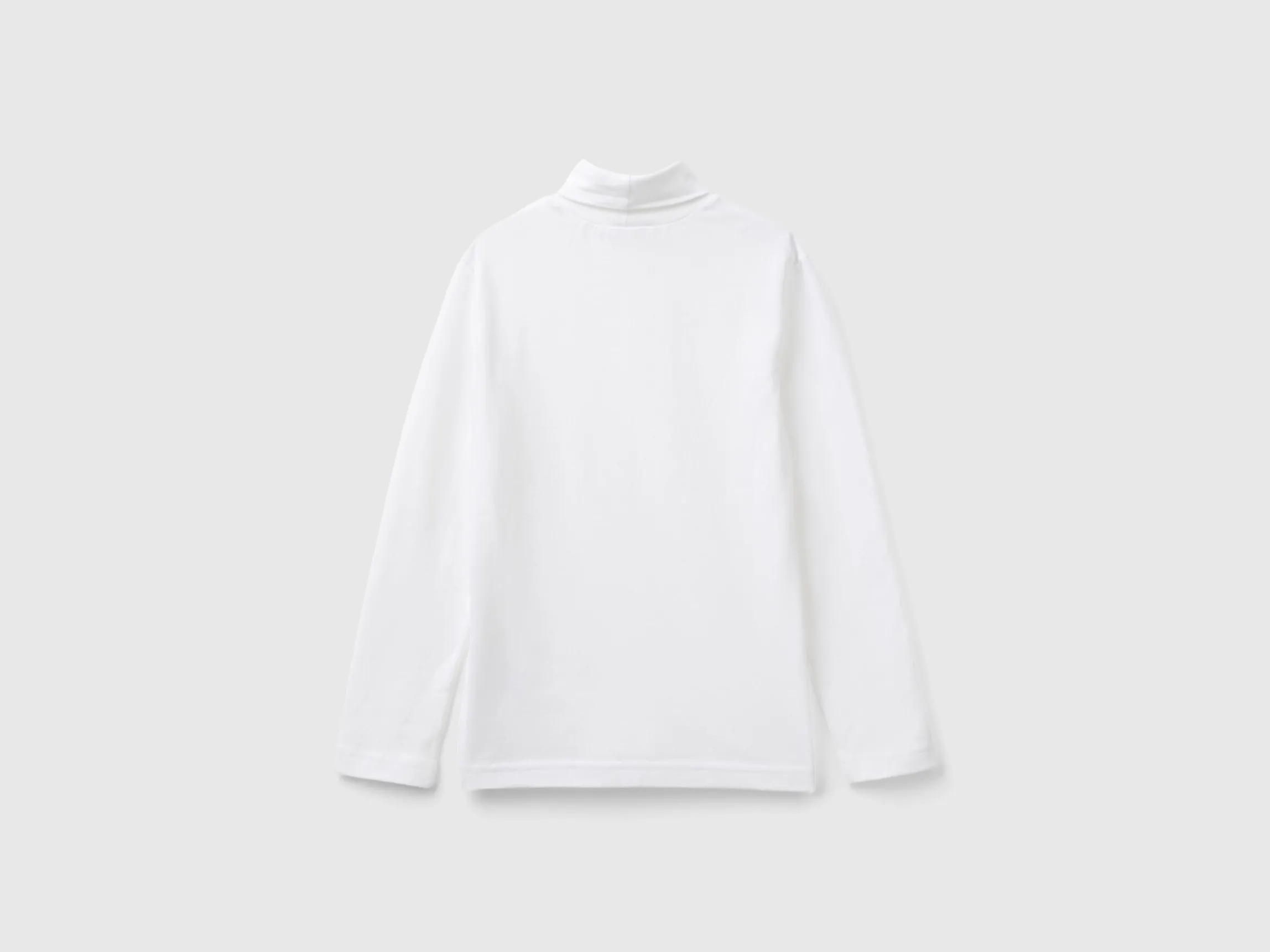 Long sleeve turtleneck t-shirt