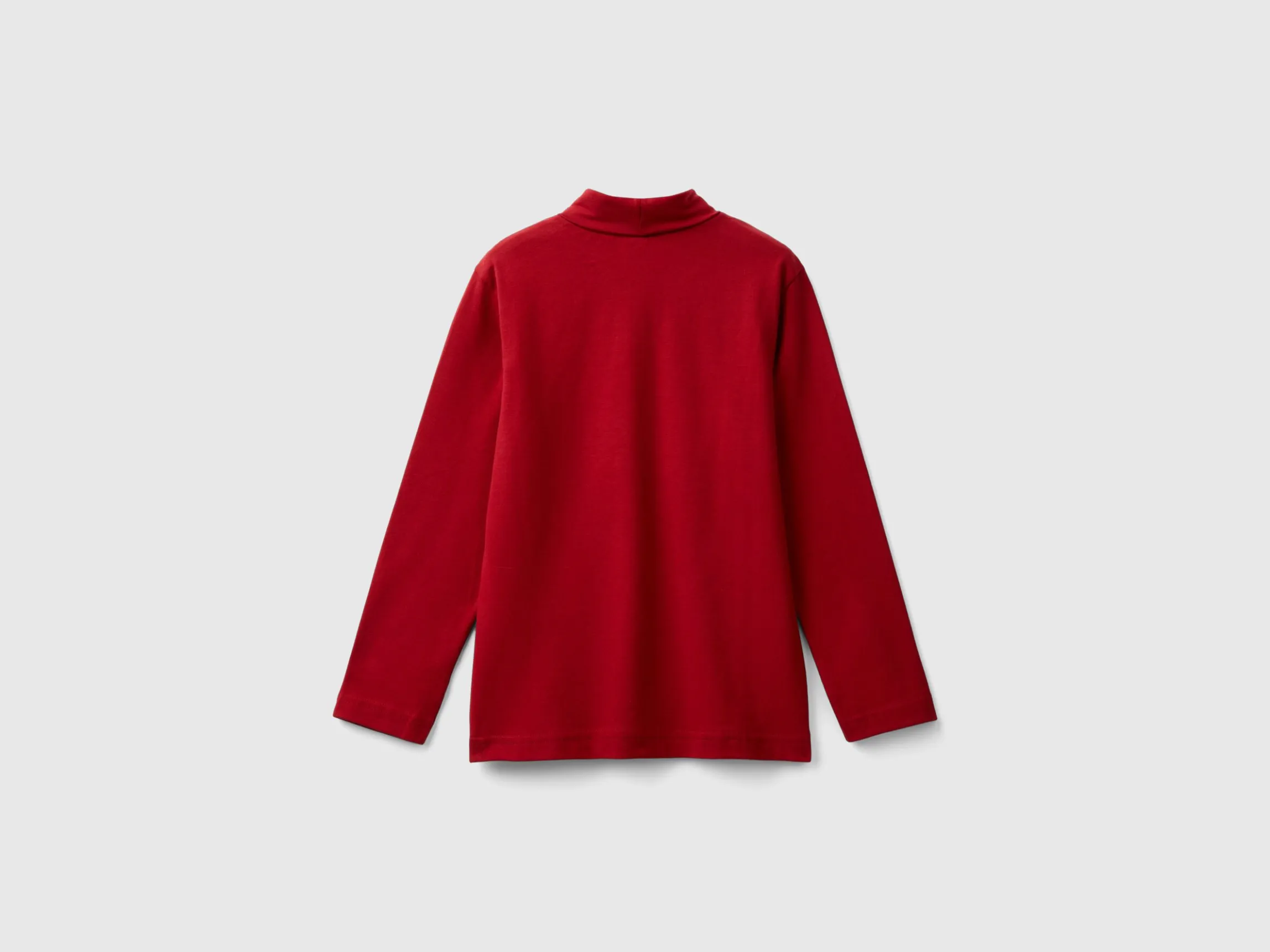 Long sleeve turtleneck t-shirt
