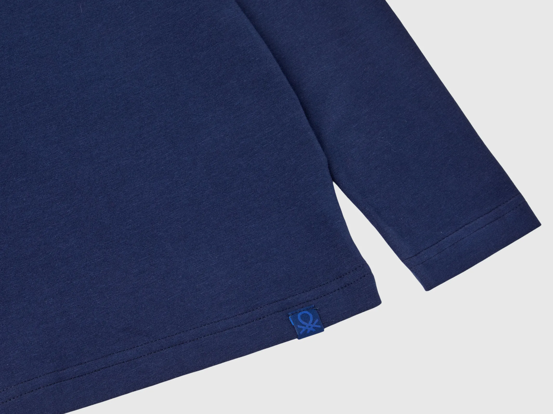Long sleeve turtleneck t-shirt