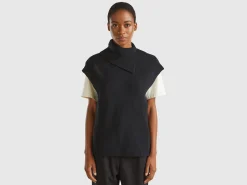 Long vest with high neck