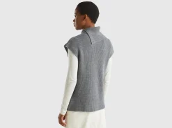 Long vest with high neck