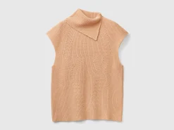 Long vest with high neck