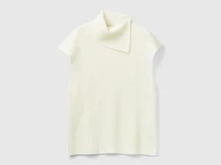 Long vest with high neck