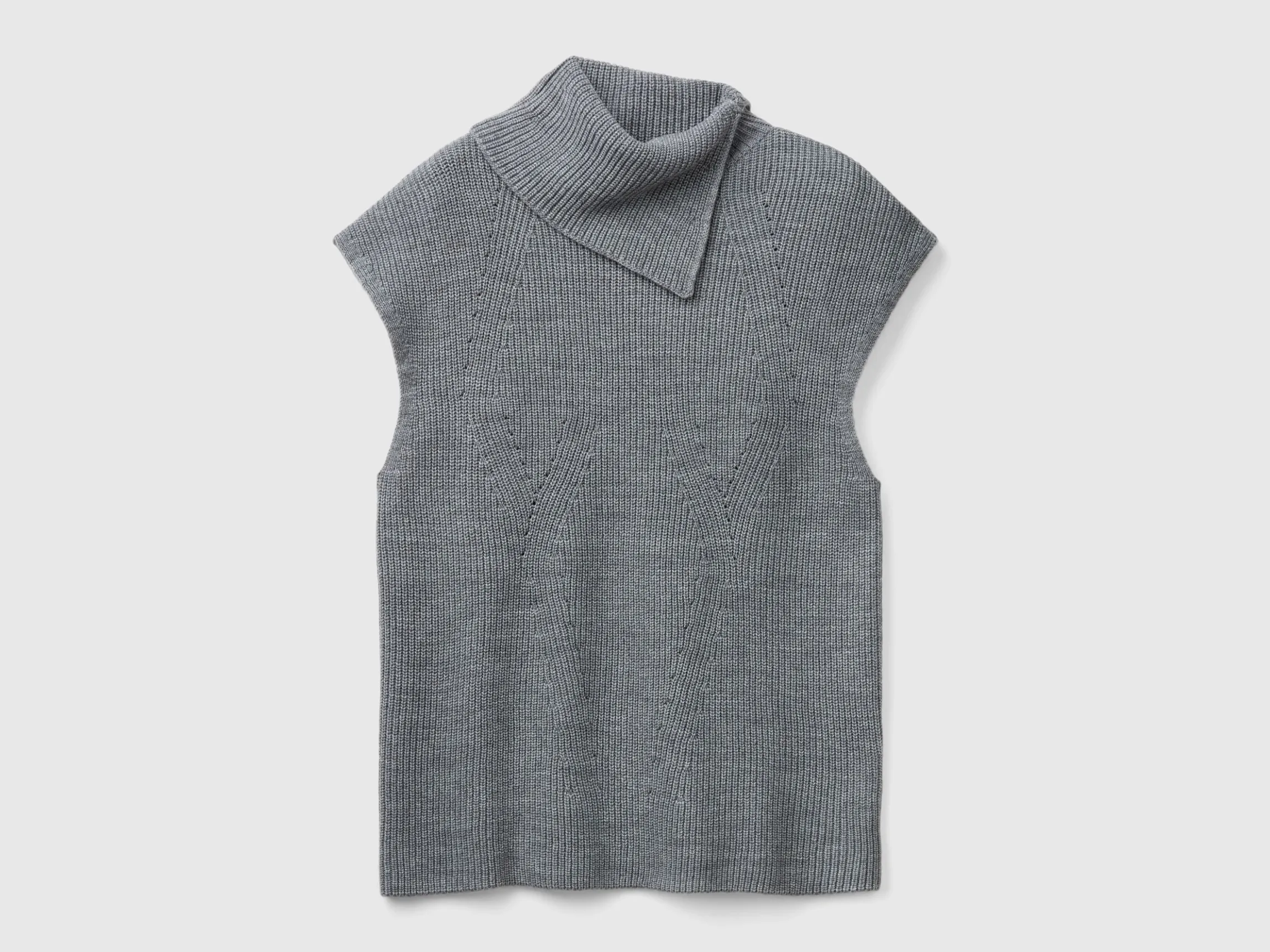 Long vest with high neck