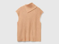 Long vest with high neck