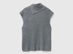 Long vest with high neck
