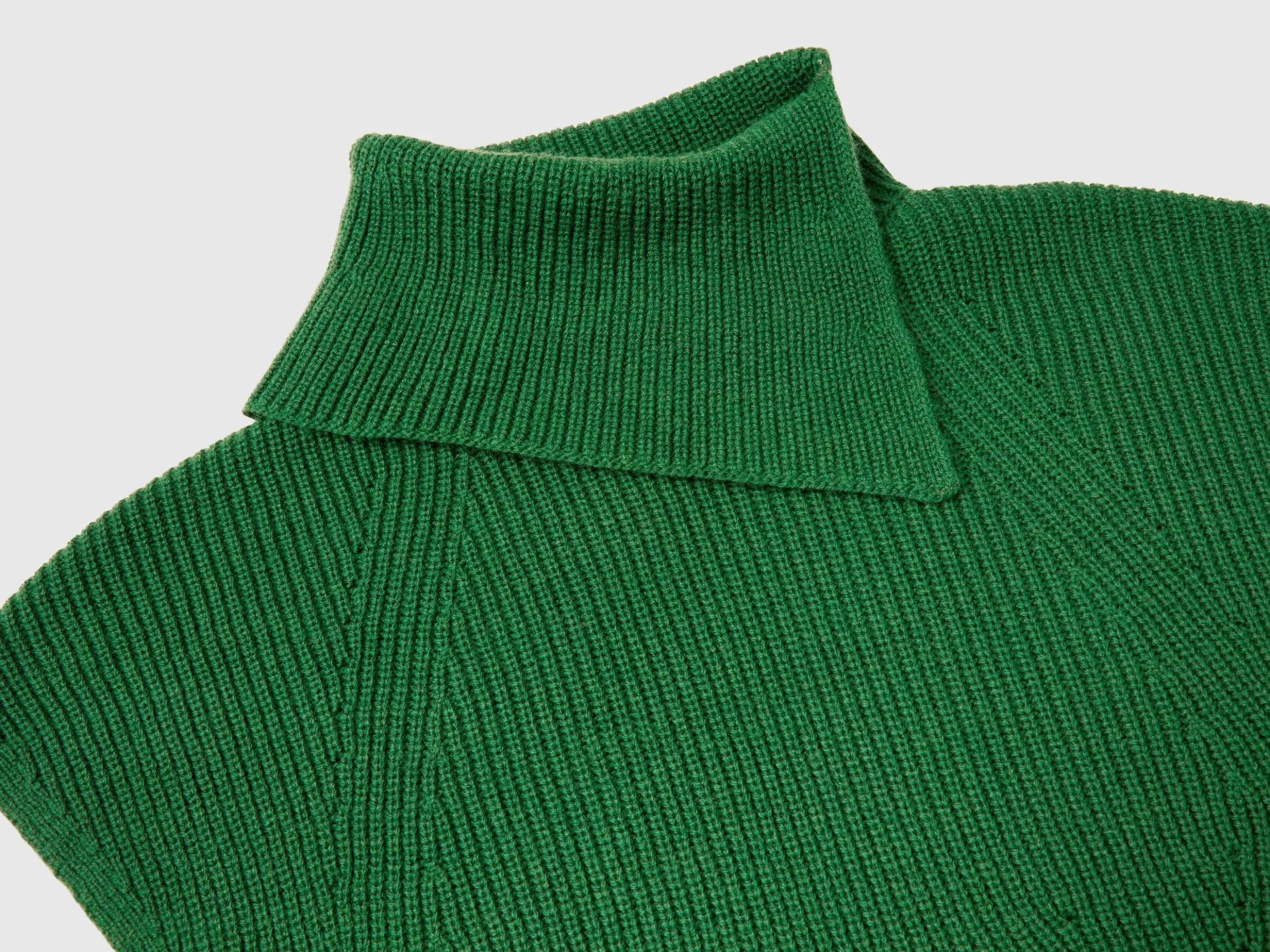 Long vest with high neck