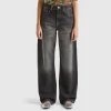 Loose fit jeans
