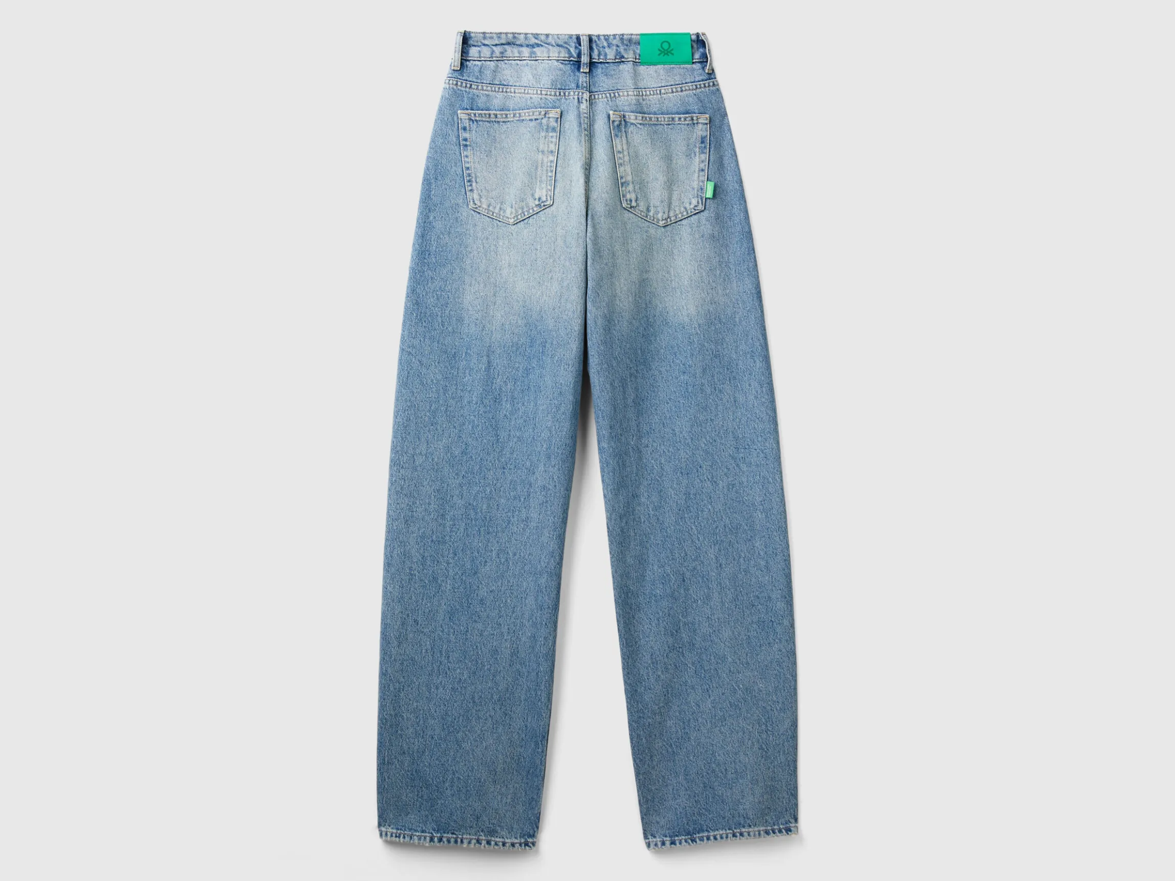 Loose fit jeans