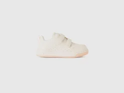 Low-top sneakers in imitation leather