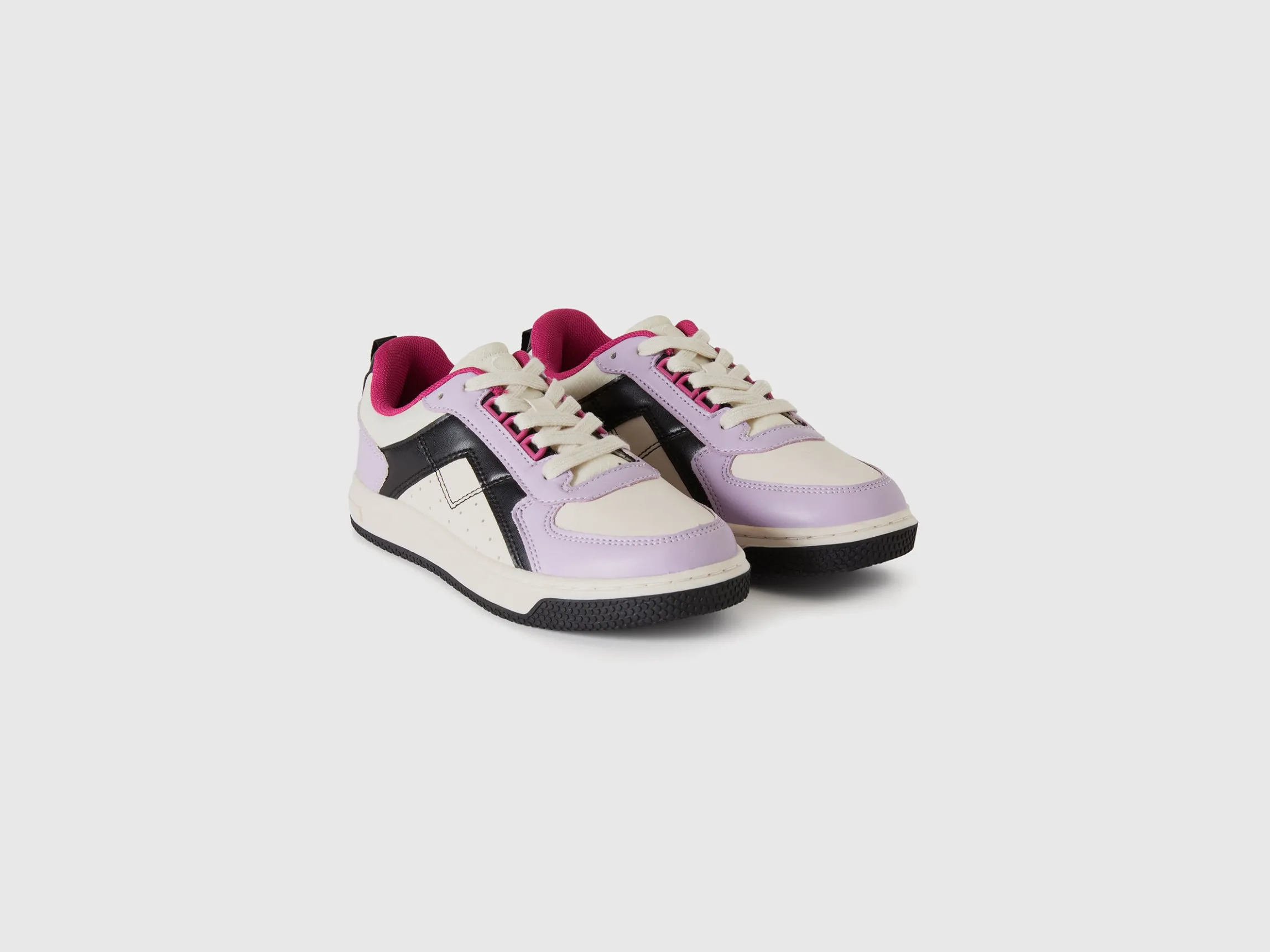 Low-top sneakers in imitation leather