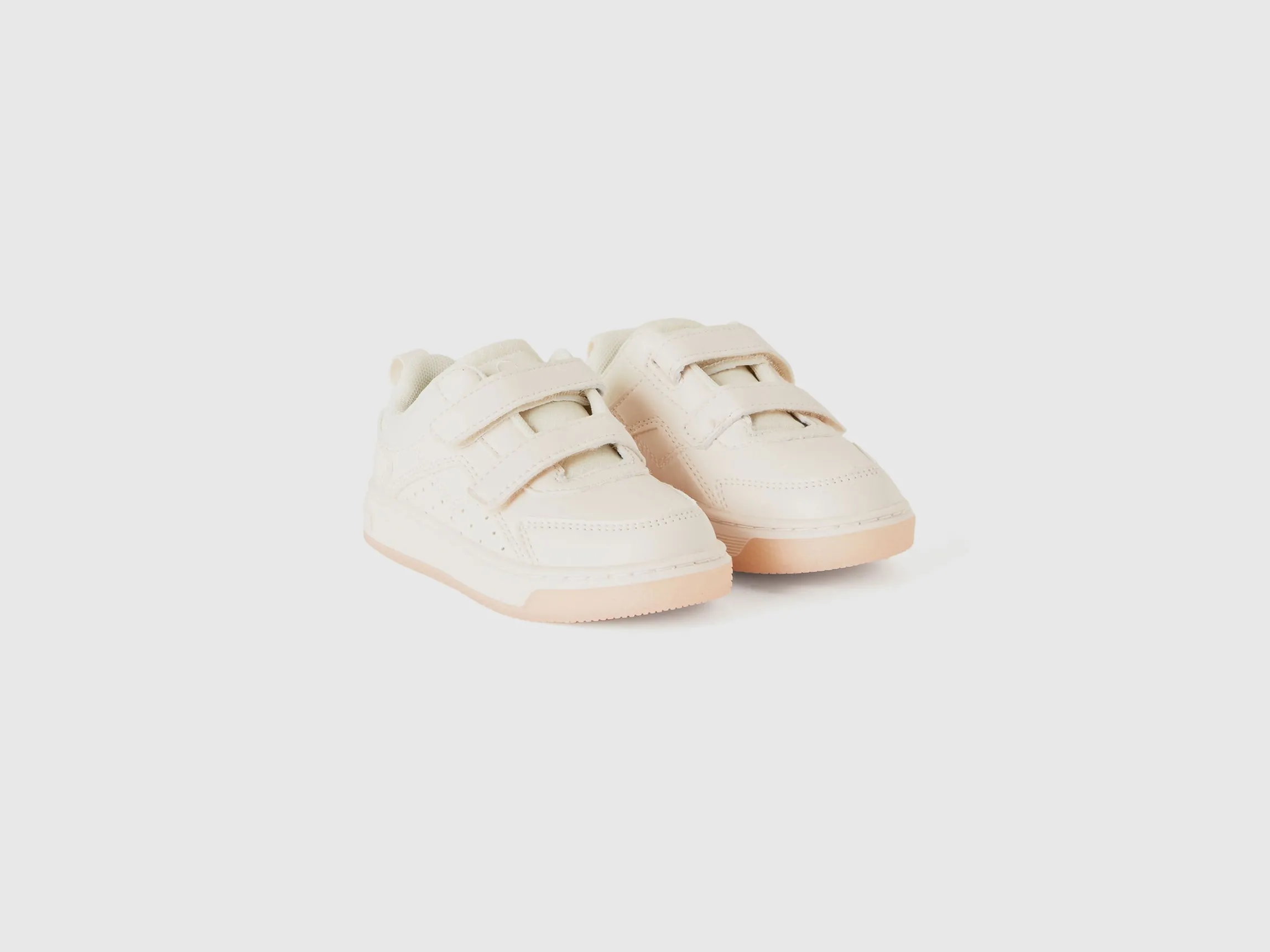 Low-top sneakers in imitation leather
