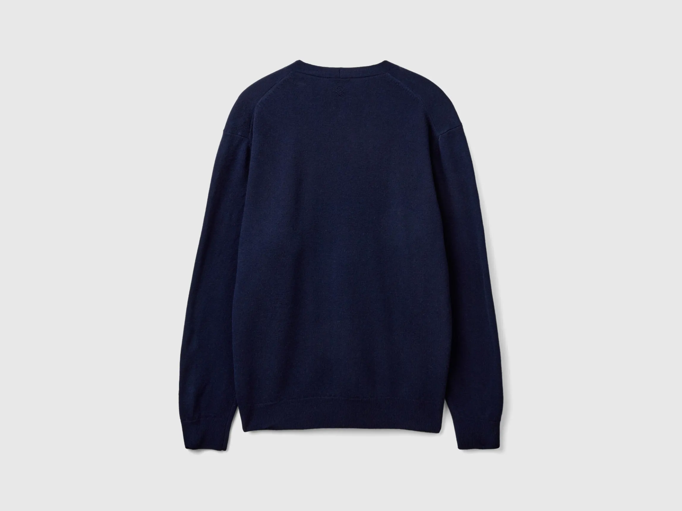 Midnight blue V-neck cardigan in pure Merino wool