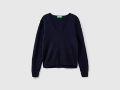 Midnight blue V-neck sweater in pure Merino wool