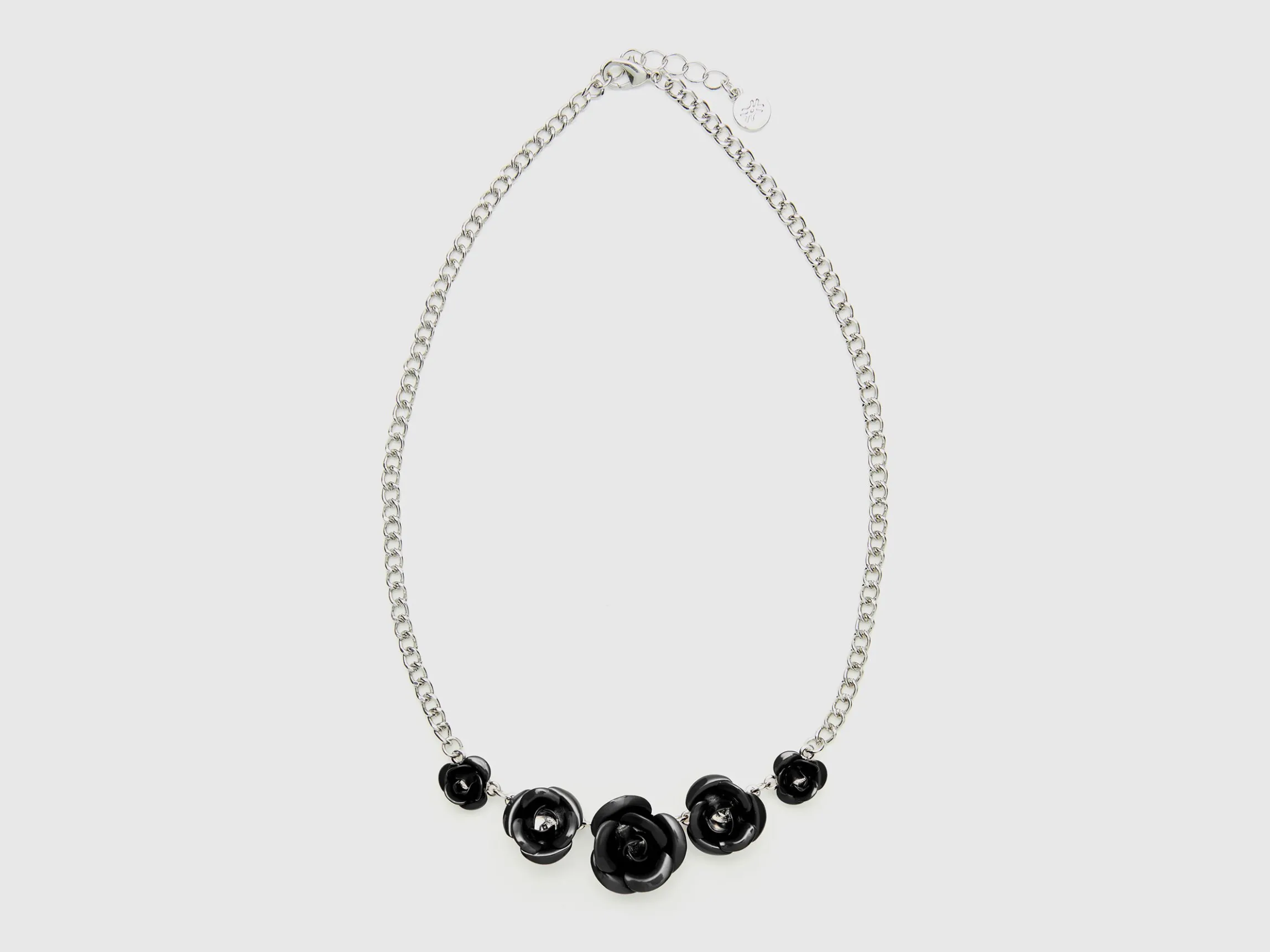 Necklace with roses