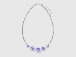 Necklace with roses