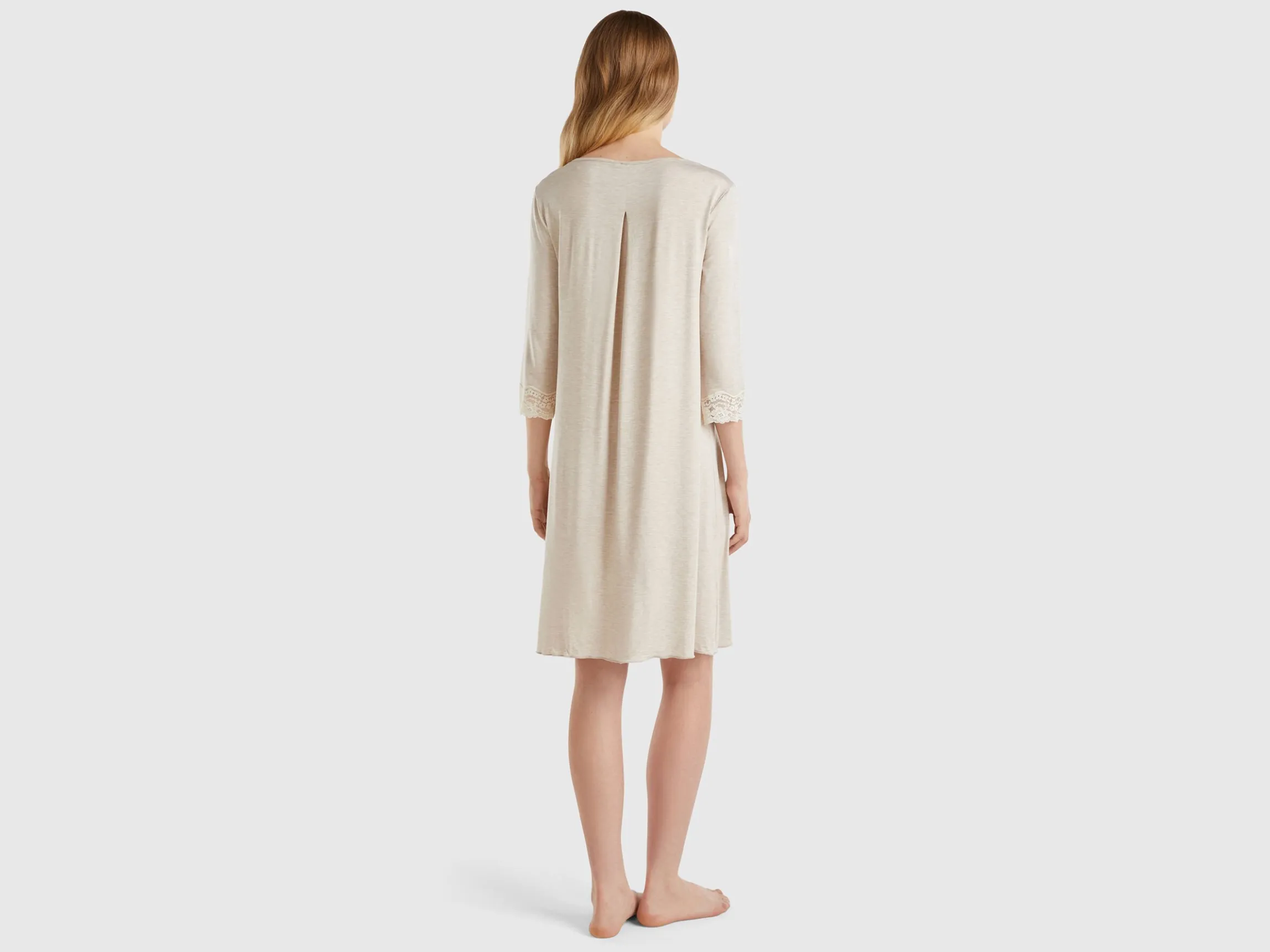Nightshirt with lace details