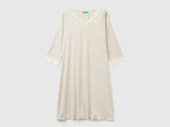 Nightshirt with lace details