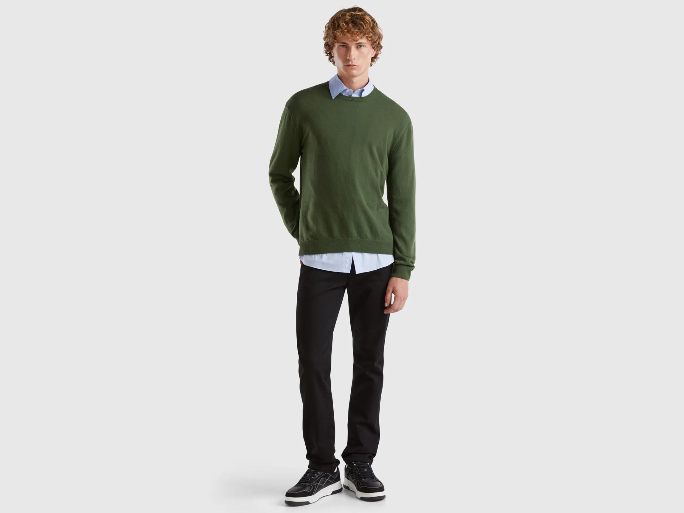 Olive green crew neck sweater in pure Merino wool