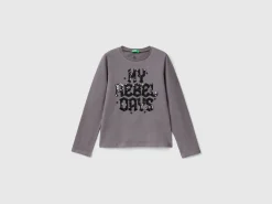 Organic cotton t-shirt with sequins