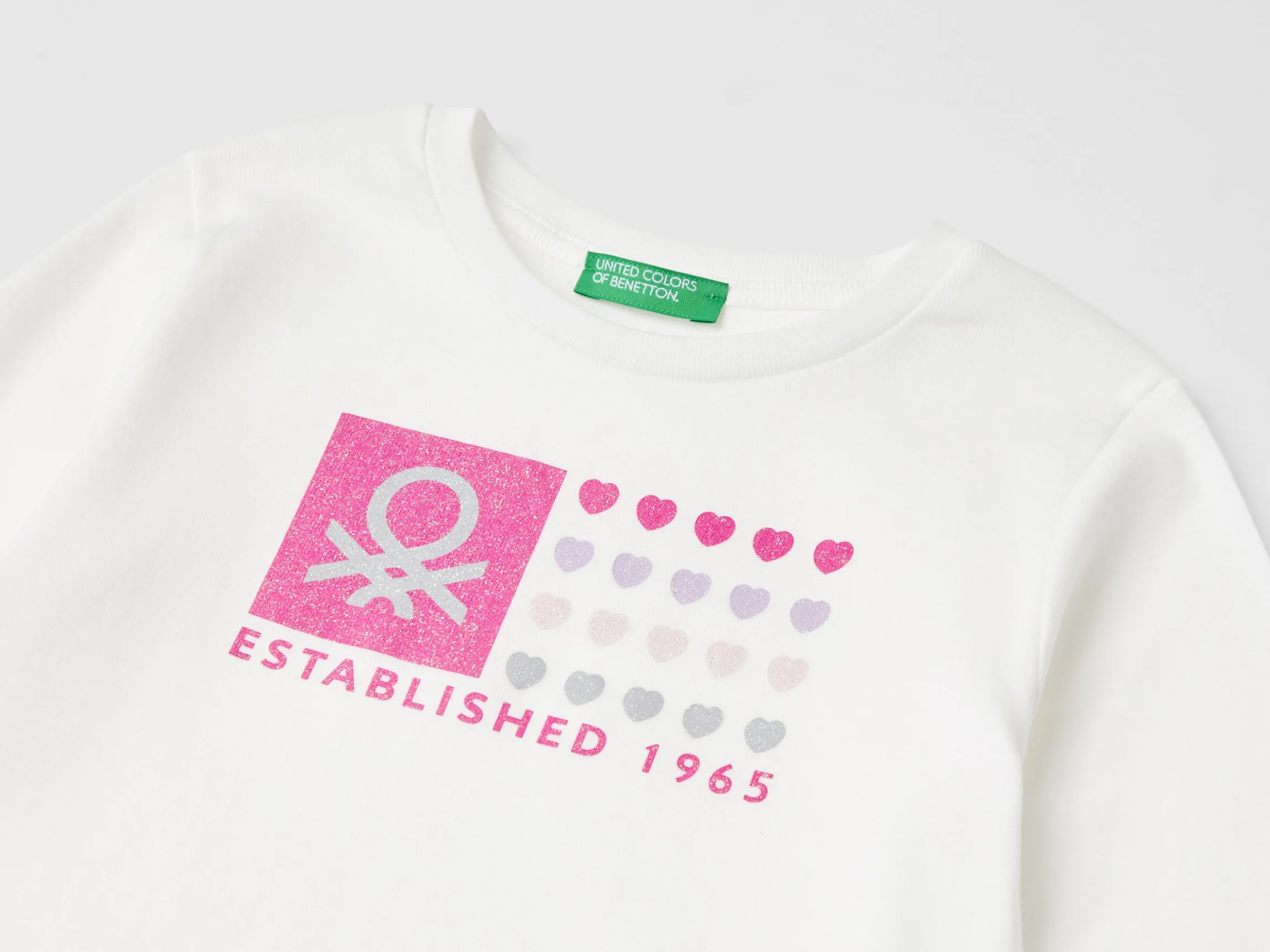 Organic cotton t-shirt with glittery print