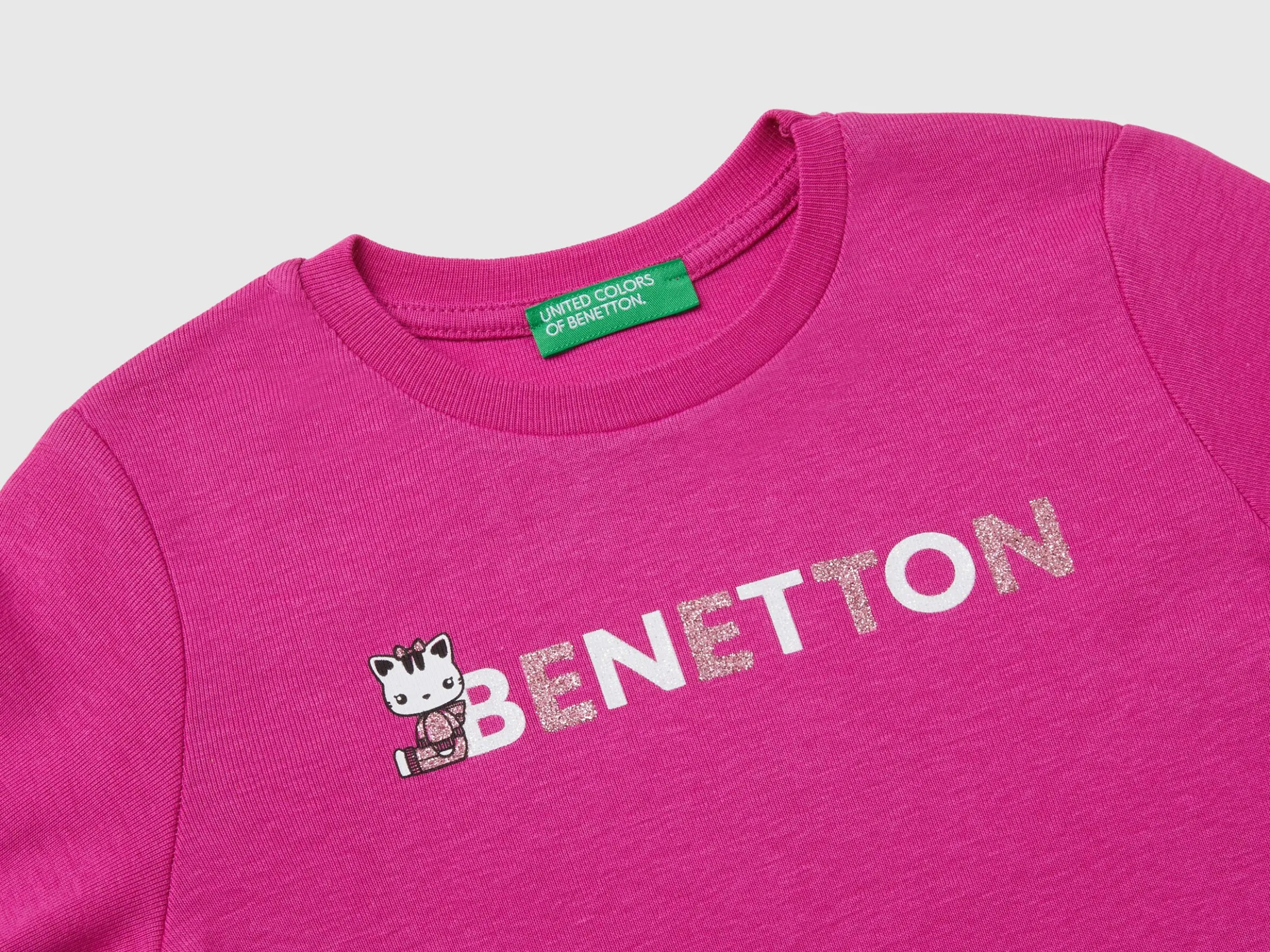 Organic cotton t-shirt with glittery print
