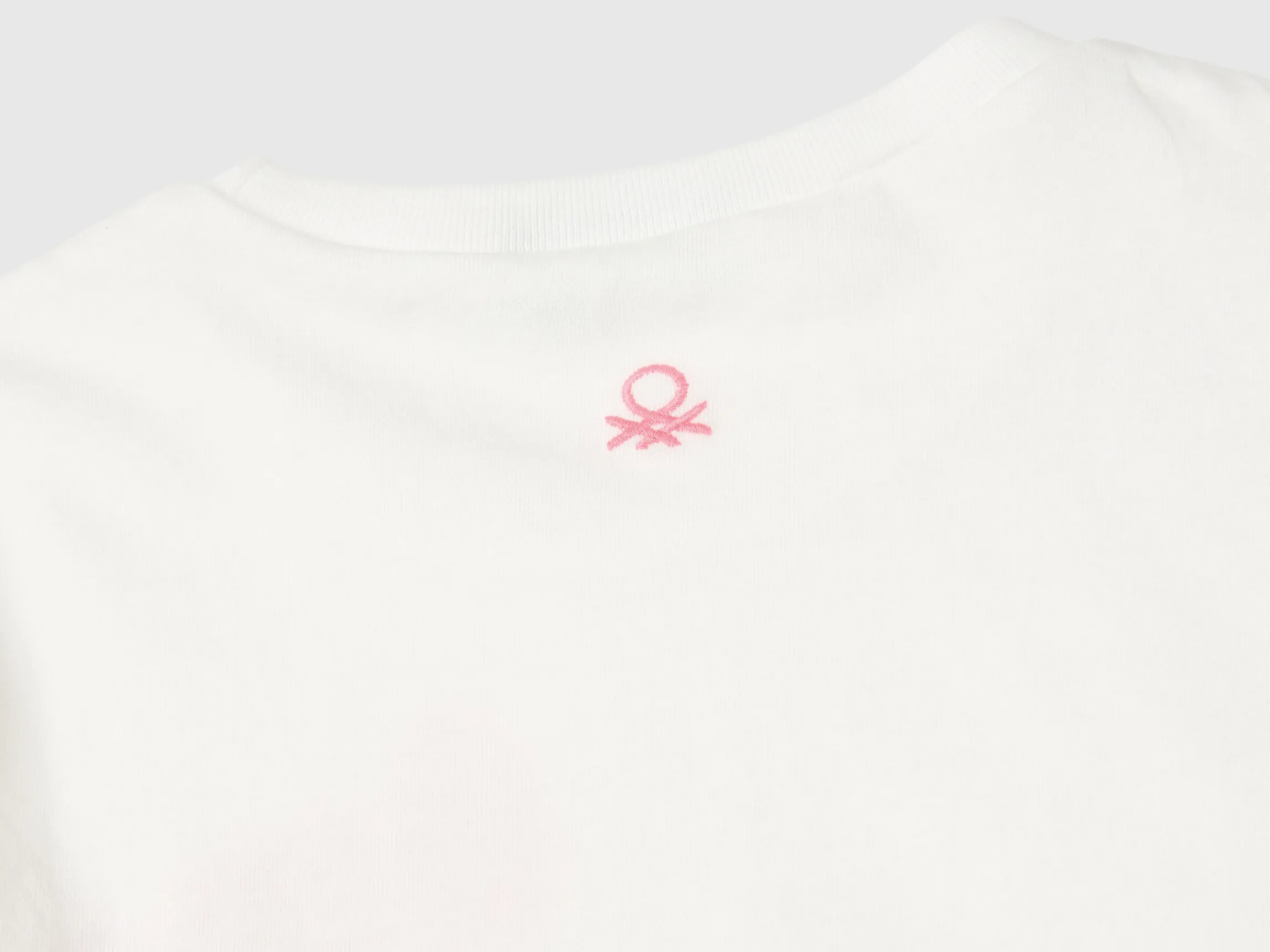 Organic cotton t-shirt with glittery print