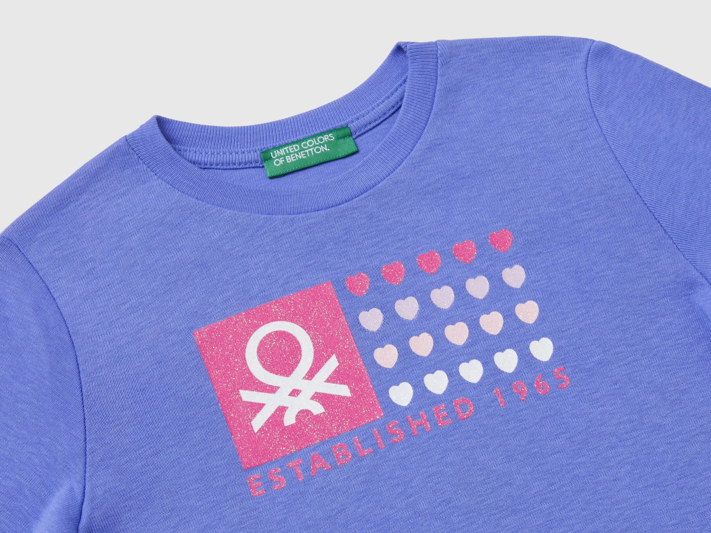 Organic cotton t-shirt with glittery print