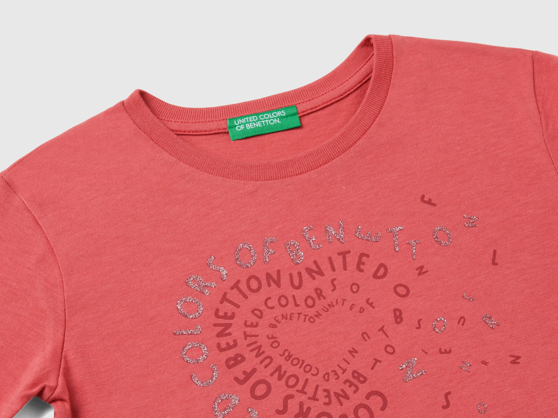 Organic cotton t-shirt with glittery print