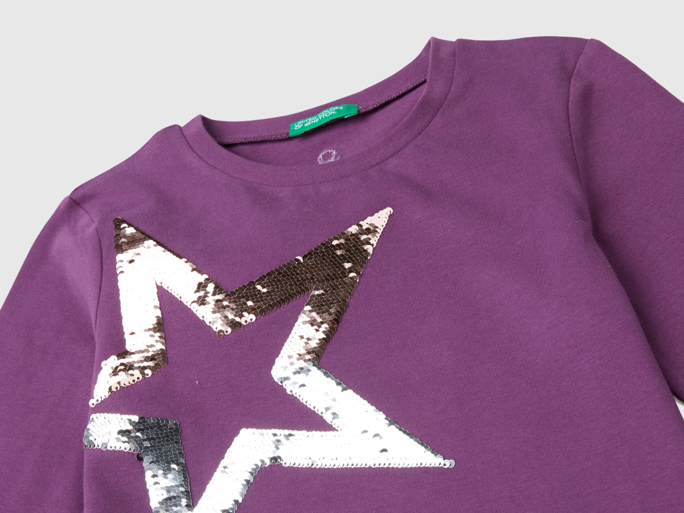 Organic cotton t-shirt with sequins