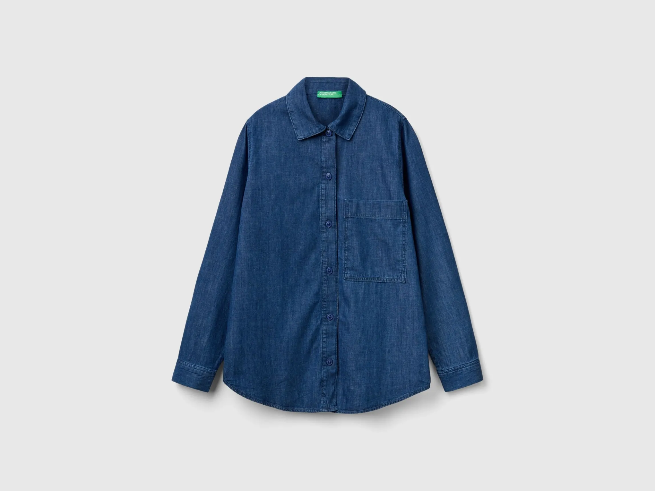 Oversized fit shirt in chambray