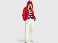 Padded puffer jacket with recycled wadding