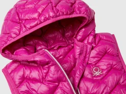 Padded vest in 3D wadding with hood