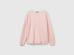Pastel pink crew neck sweater in wool and cashmere blend
