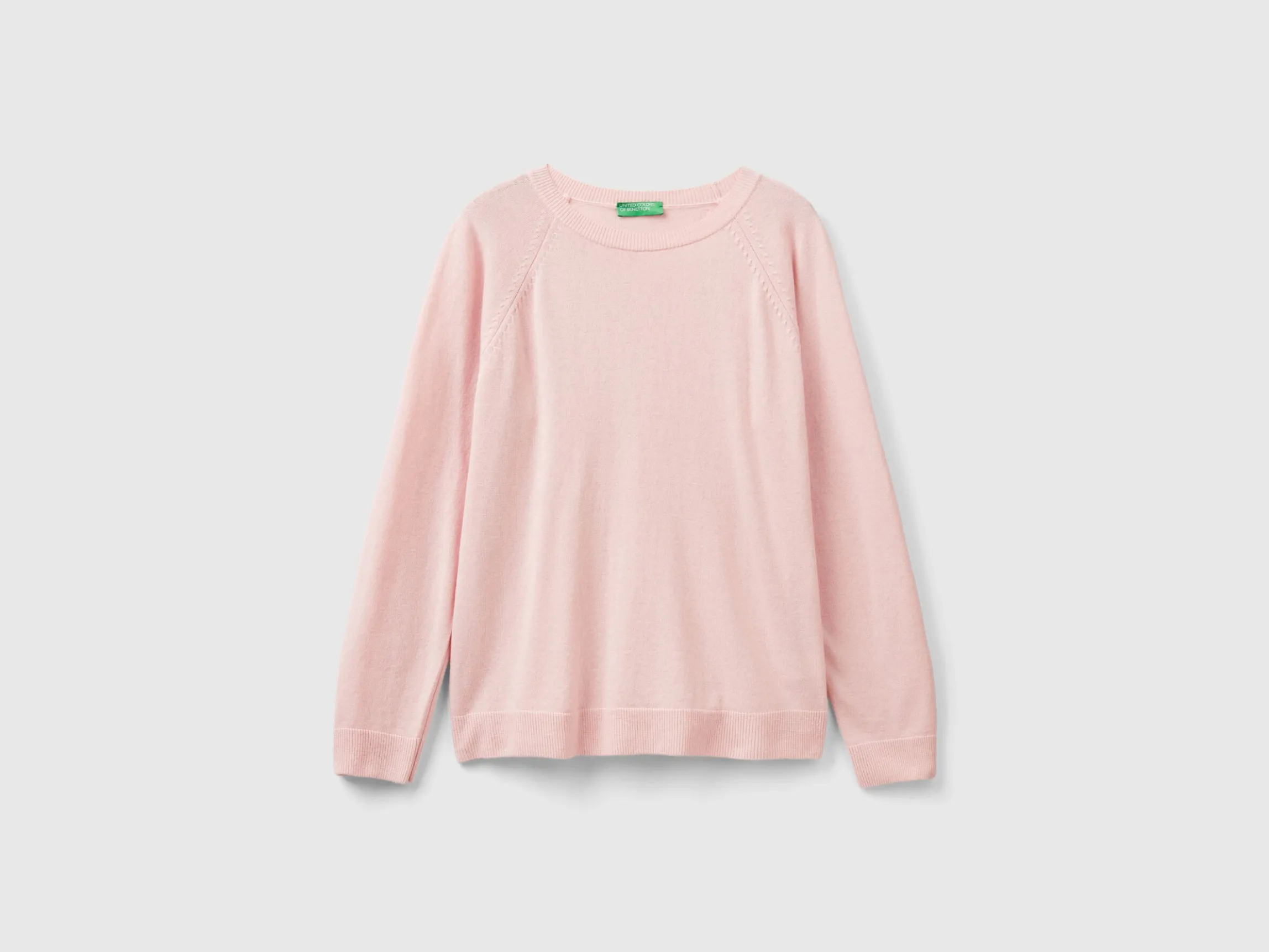 Pastel pink crew neck sweater in wool and cashmere blend
