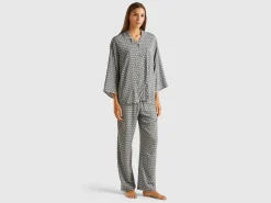 Patterned pyjamas in pure viscose