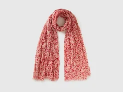 Patterned scarf in viscose