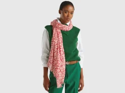 Patterned scarf in viscose