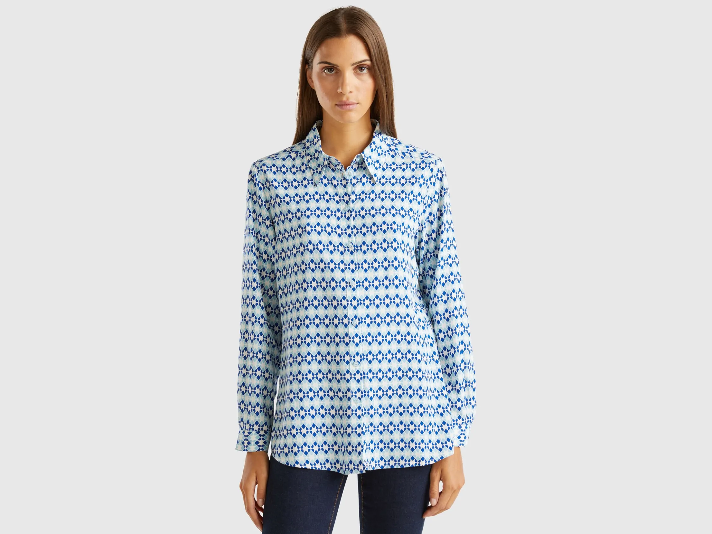 Patterned shirt in viscose