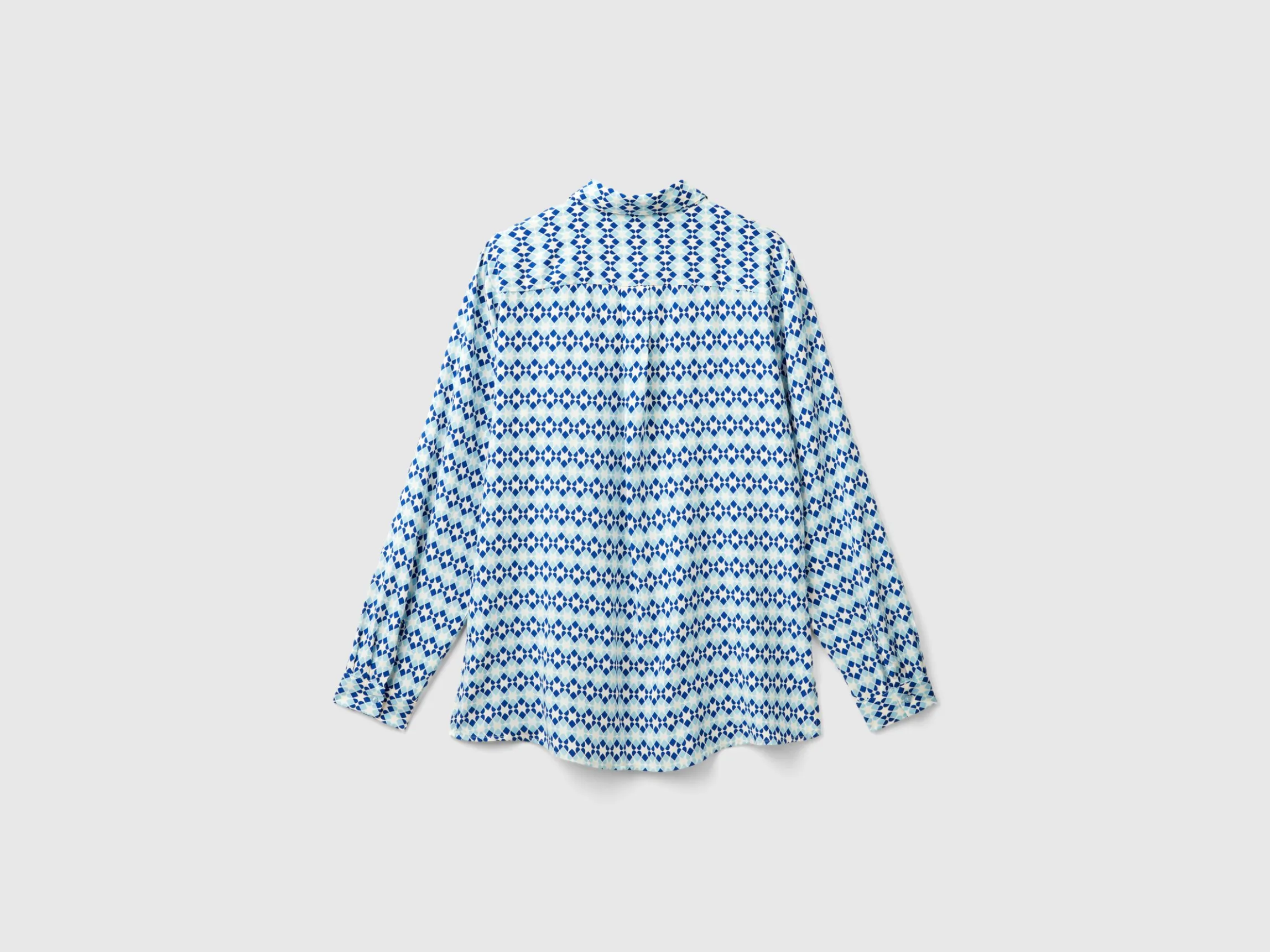 Patterned shirt in viscose