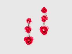 Pendant earrings with roses