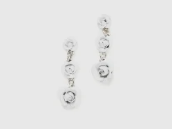 Pendant earrings with roses